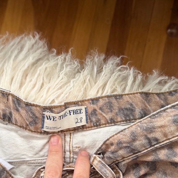 Free People We The Free Leopard Print Barrel Jeans - Picture 3 of 3